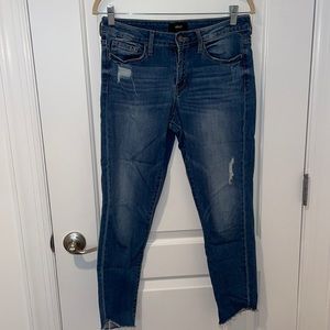 SIZE 28 skinny jean